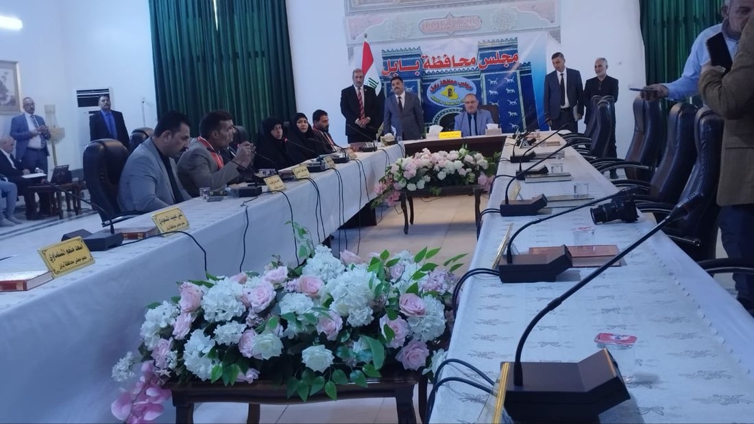 رئيس السن يرجئ جلسة محافظة بابل إلى 8 مساء.. تصريحات نارية موجهة للإطار (فيديو)