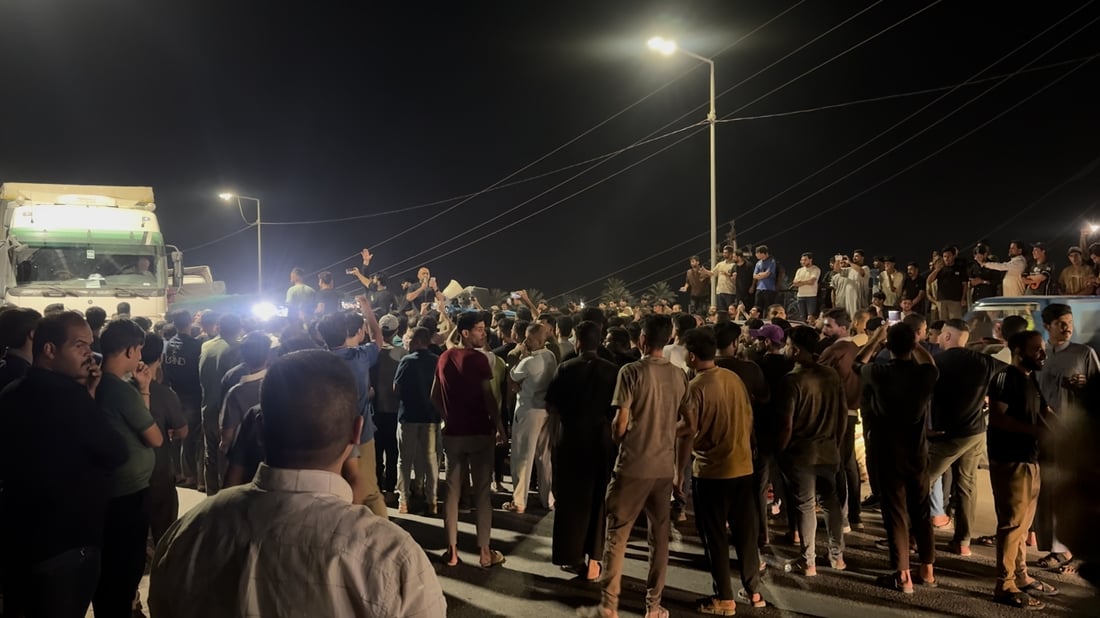 4 مطالب عاجلة.. المناذرة قطعت جسر الساقي ونصبت خيم الاعتصام