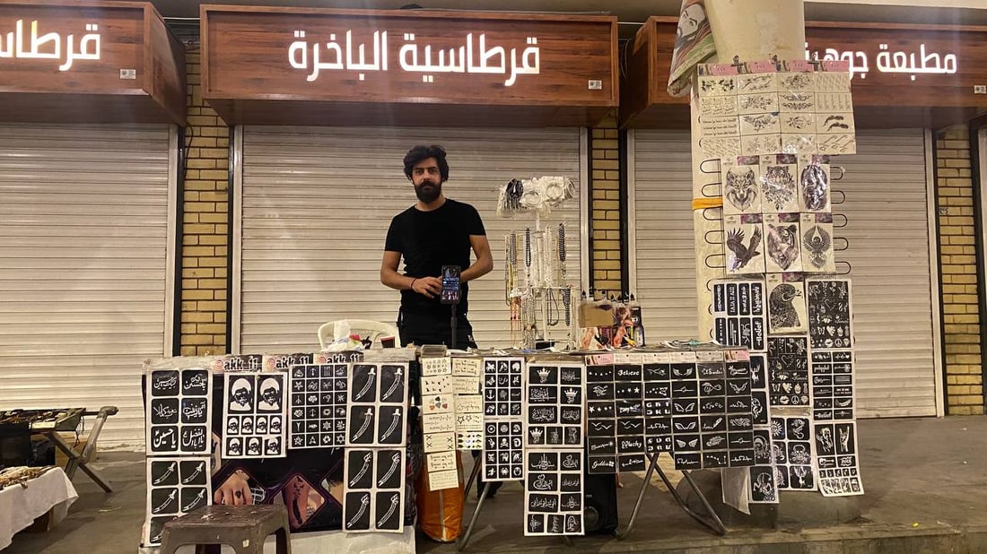 صور: ليل المتنبي لا يقل جمالاً عن نهاره.. باعة إندومي ودولمة وجبس نيتروجين!