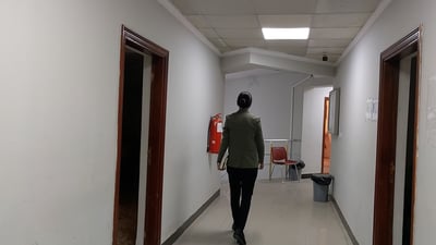 كيف هذا؟ وفي العراق!.. طالب واحد فقط يدرس لغات بابل وسومر في الموصل (فيديو)