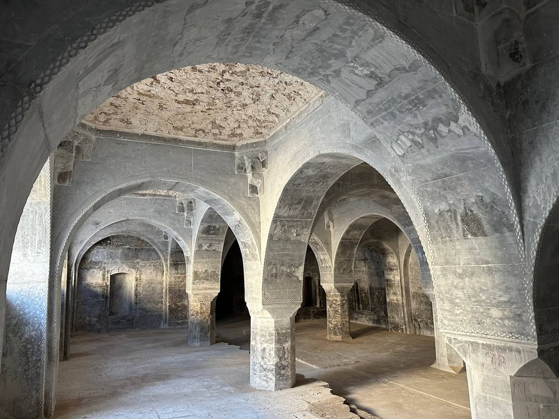 الموصل: إعادة العمل في “بيت التتنجي” التراثي.. ونقش الحجر بأياد محلية