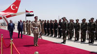 صور من مراسم استقبال الرئيس التركي أردوغان في مطار بغد...