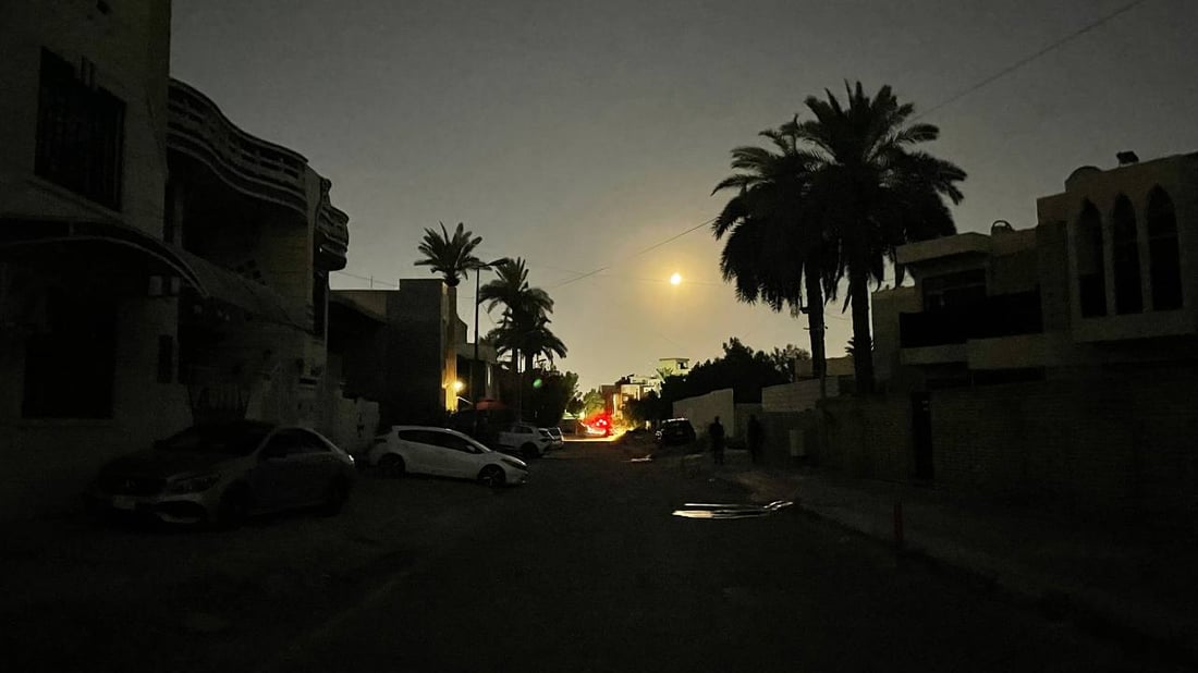 صور: اليرموك مظلمة بلا كهرباء ولا مولدات والأطفال في الشوارع!