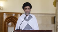 إمام جمعة الكوفة لكبار القوم: مالكم أهلكتم أنفسكم على ا...
