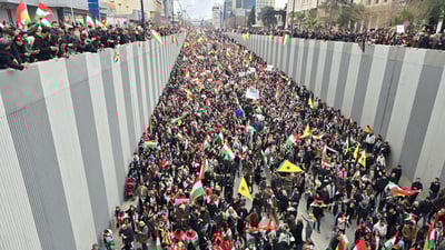 شاهد: كل أهالي السليمانية خرجوا إلى شارع سالم.. تظاهرة كبرى دعماً لروجافا