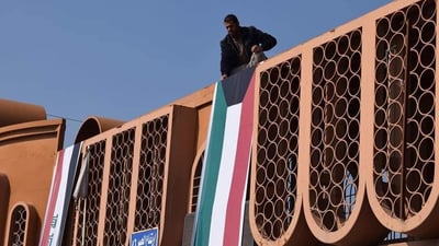 صور من البصرة: شوارع “الدير” تتوشح بأعلام دول الخليج العربي