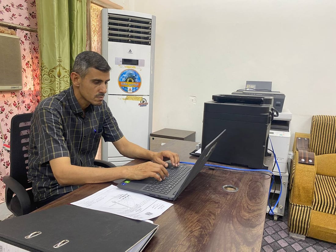 صور: مكتبة الناصرية أول مؤسسة تزيل المولدة وتعتمد الطاقة الشمسية.. بدعم أميركي