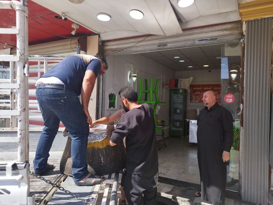 صور: مواكب الحلة تطلب القيمة النجفية بالدليفري.. توزع مجاناً على العوائل (صور)