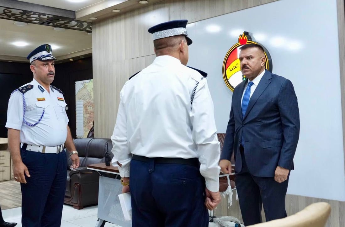 صور: وزير الداخلية يتابع حركة السير في بغداد من دائرة المرور العامة
