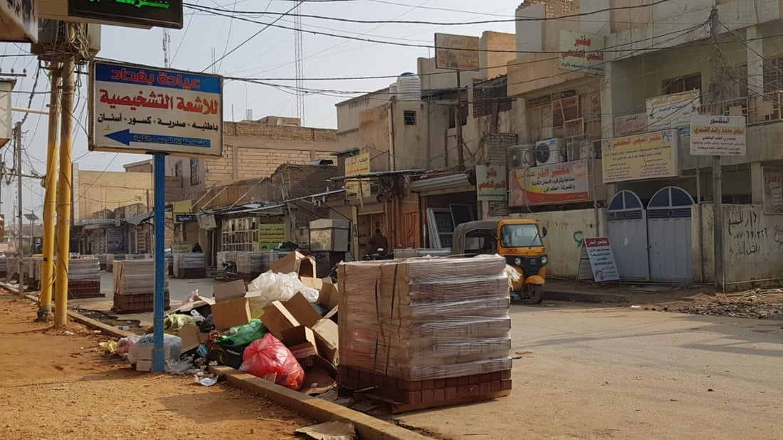 عمال تنظيف من القطاع الأهلي.. 5 أيام إضراب أغرقت المسيب بالنفايات