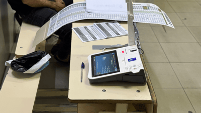 لە چ کاتێکدا دەنگدەر ناتوانێت دەنگبدات؟