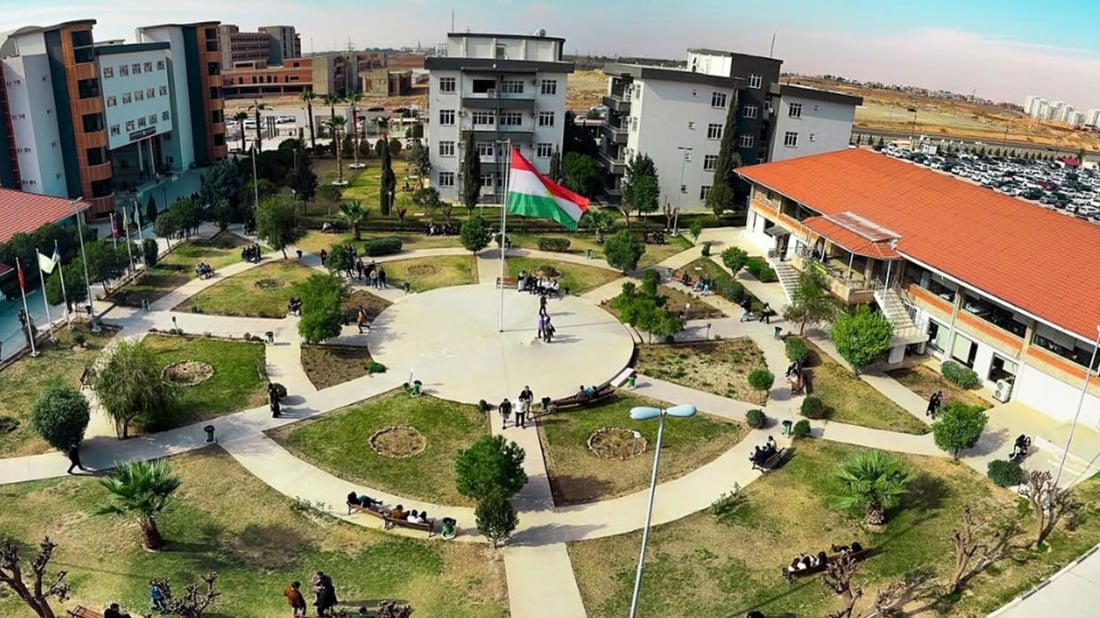 مامۆستایان و خوێندکارانی زانکۆیەکی دهۆک هەفتەی رۆژێک جلوبەرگی کوردی لەبەردەکەن