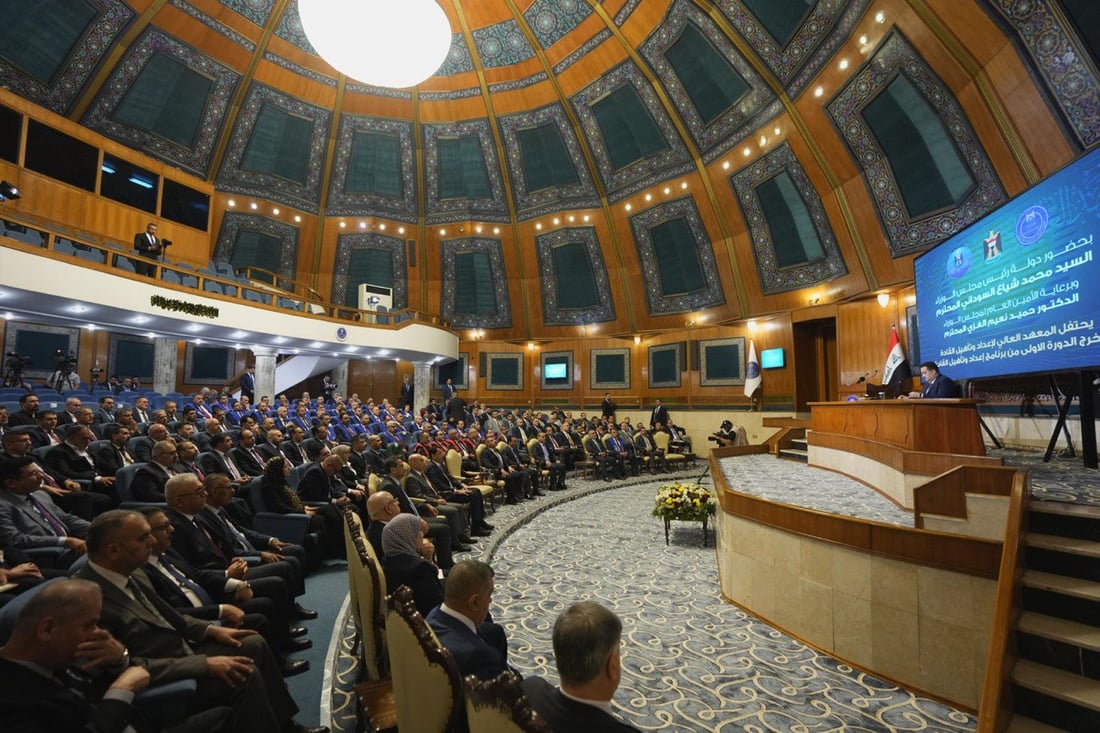 صور من القاعة الفخمة: السوداني يخاطب 48 “قائداً” وينتظر منهم تغيير المعادلة