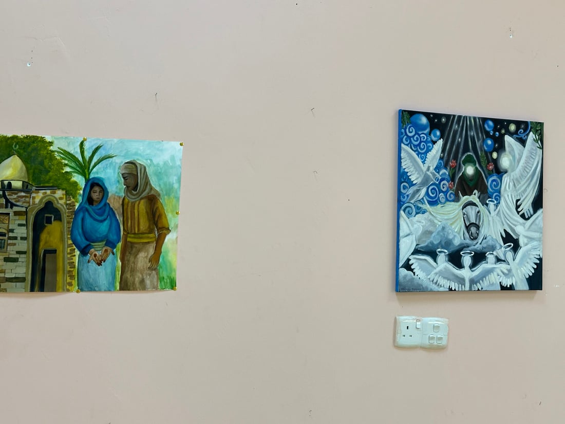 ناريمان العبيدي من حديثة.. عمرها 18 عاماً لكن الجميع وقف يتأمل أعمالها (صور)