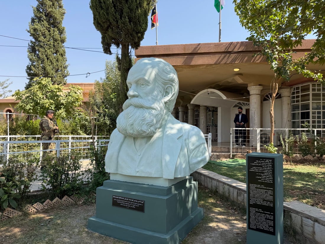 هەڵەبجە چاکە و پیاوەتی لەبیر ناکات؛ پەیکەریان بۆ ئۆربیل جۆزێف دروستکرد