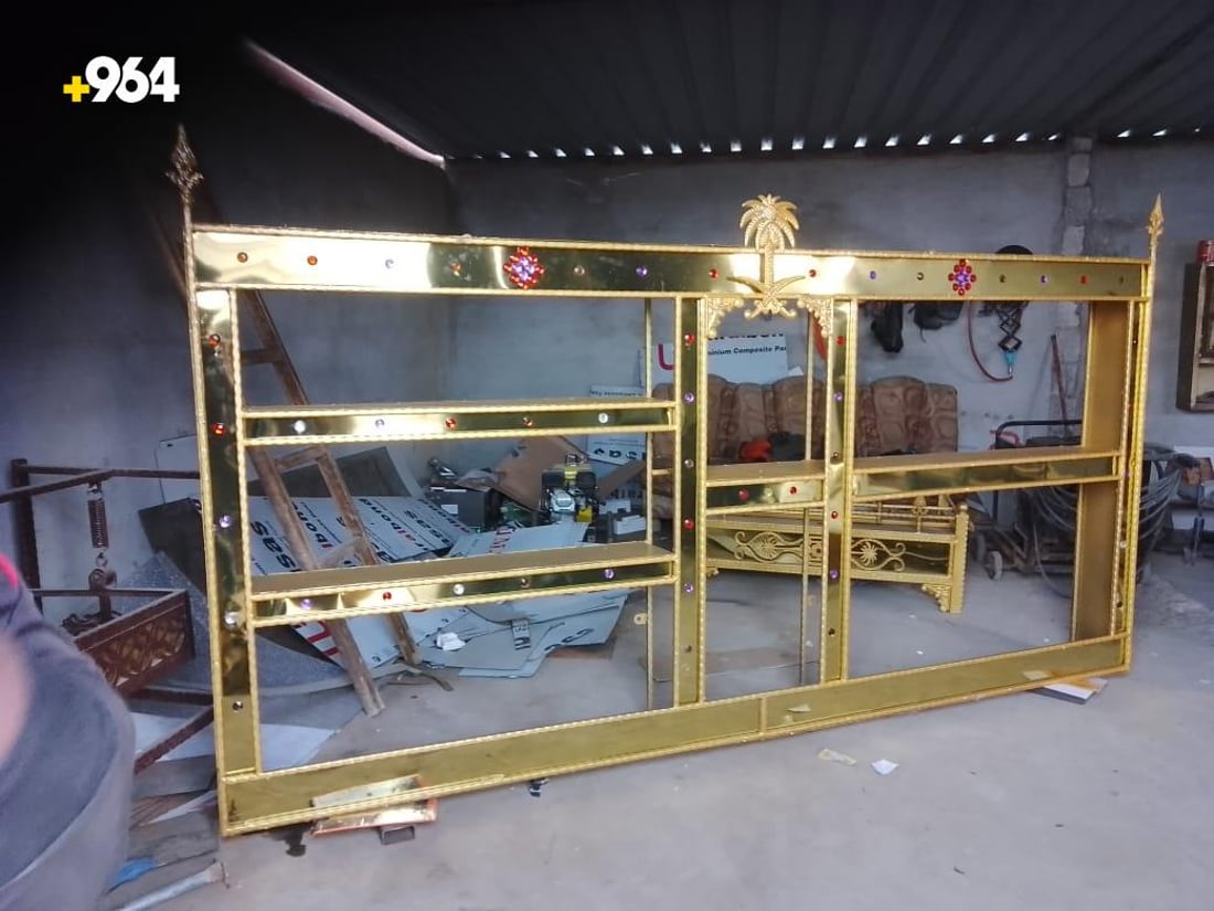 صور: “سعد” عاد إلى ربيعة بصنعة المناقل والسيوف وشهرته بلغت الخليج