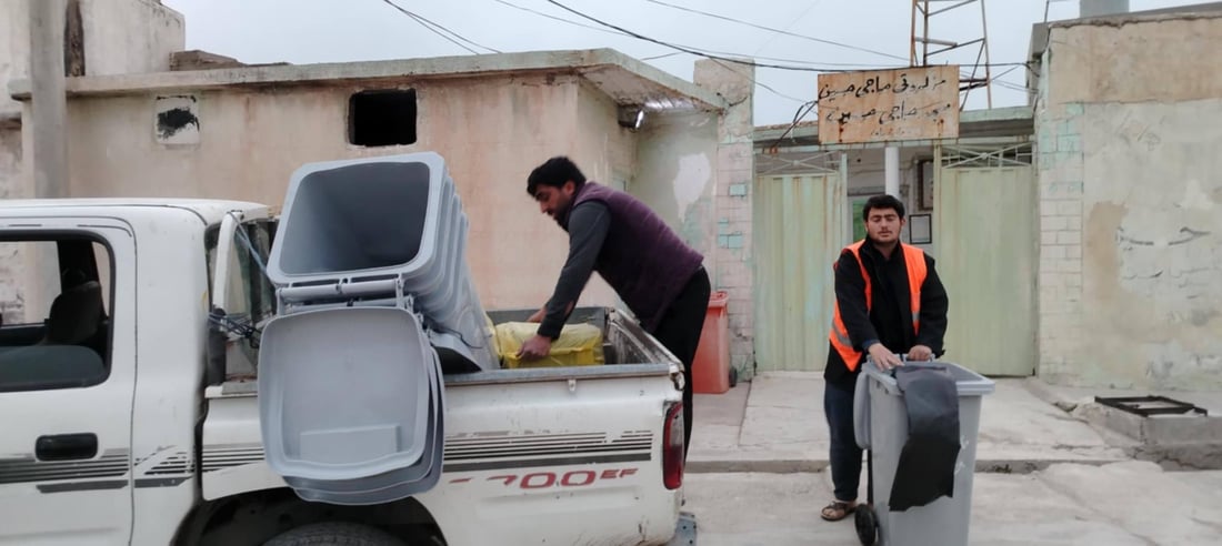 لە مه‌خمور ده‌ست به‌دابه‌شكردنى سه‌دان حاویه‌ و كیسی پلاستیك كرا