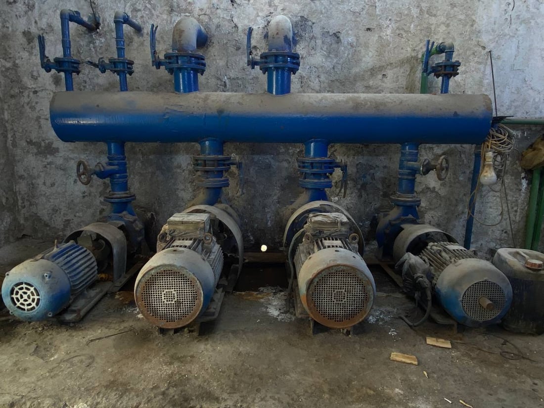 صور: آل مناحي في البصرة ينتجون الثلج الحلو منذ 70 عاماً والبيع بالمفرد لمنع الاحتكار