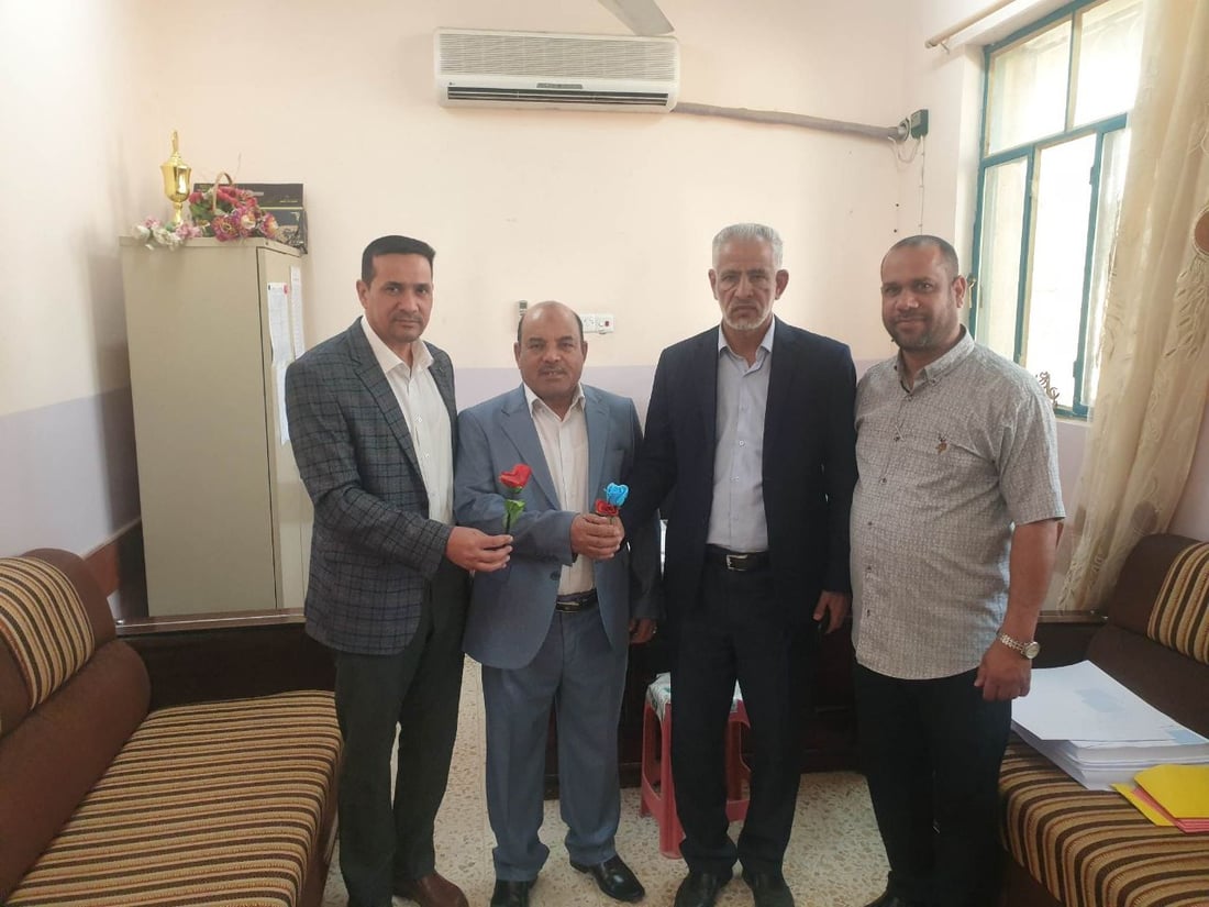 صور: حفل تكريم لشيخ المعلمين في الوركاء.. تقاعد بعد 30 عاماً من التدريس