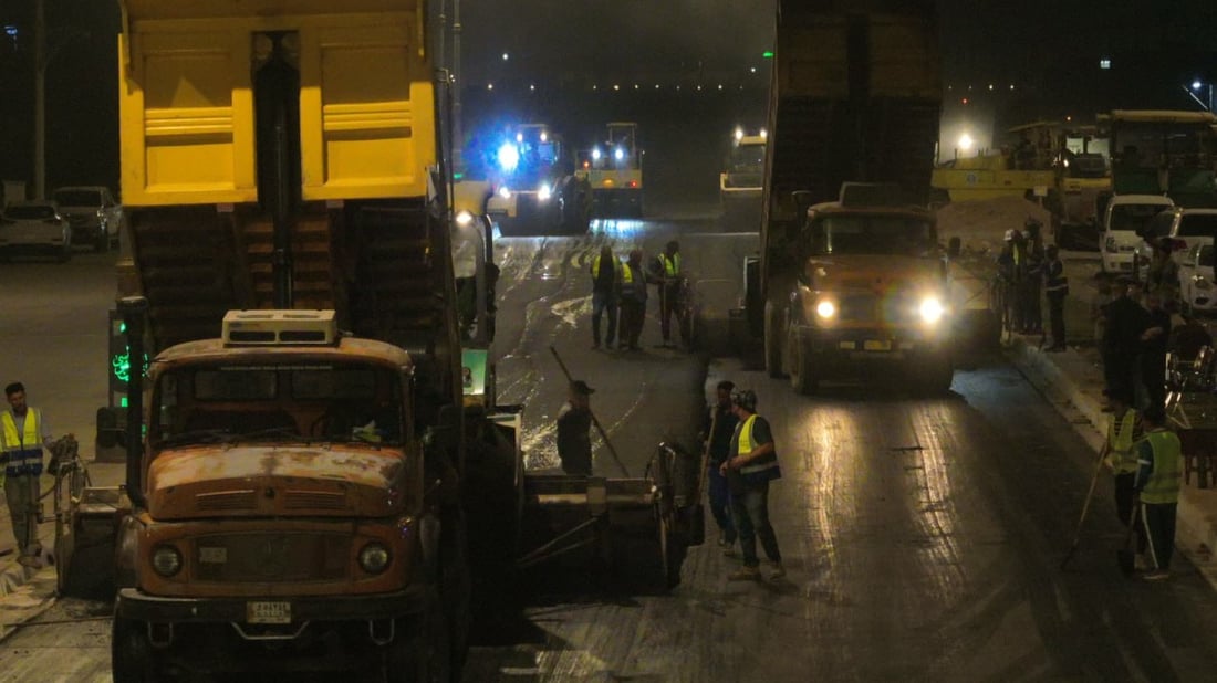 صور من كربلاء.. العمل يتقدم بسرعة في شارع مجمع الدرة