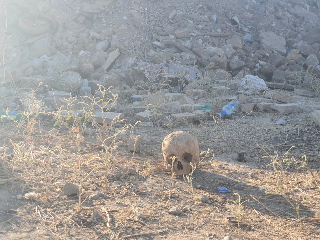 صور: العثور على مقبرة جماعية في تلعفر.. هياكل عظمية لرجال وأطفال