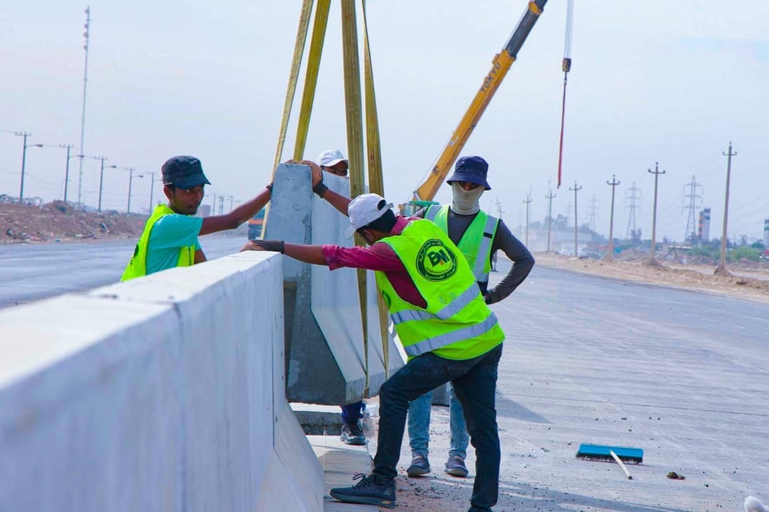 صور: بغداد تدق ركائز مجسرات المدخل الشمالي.. نسبة الإنجاز تخطت المخطط ب20%