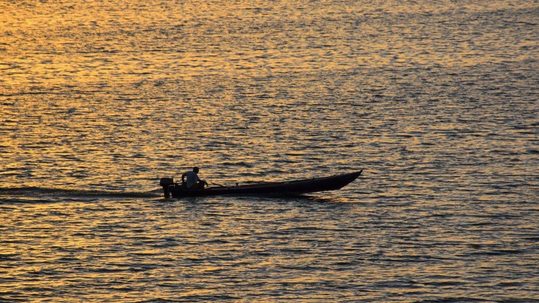 يا أهل كربلاء.. لا تسبحوا في الرزازة ولا تأكلوا أسماكها (صور)