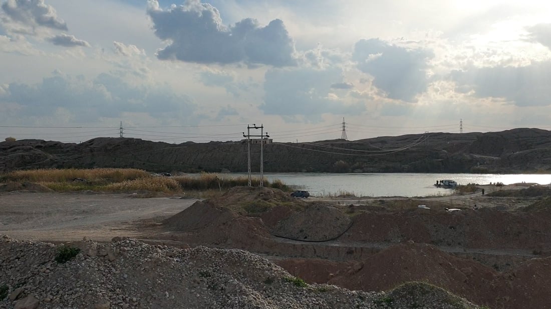 الأمطار تملأ بحيرة حمرين ومئات العوائل غنمت الفرصة وأنجحت النزهات.. صور من ديالى