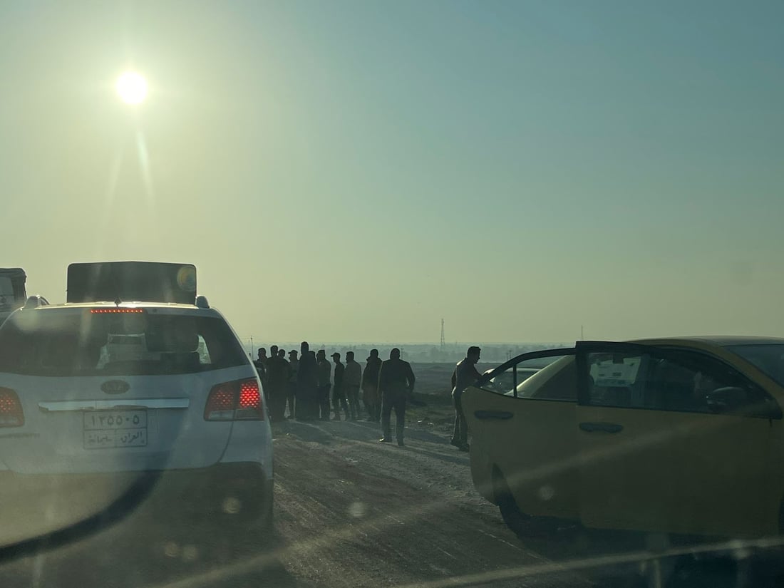 حادث بين “كورلا” وشاحنة على طريق حمرين