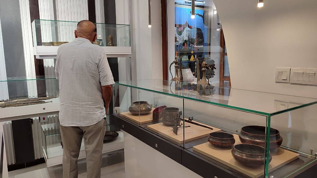 أخلص للفن حتى مع أمير قطر.. الأعظمية تجمع “الكبار” لتحية طالب البغدادي (صور)