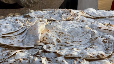 نانەواخانەیەک بۆ مانگی رەمەزان 15 نانی کردووە بە هەزار دینار