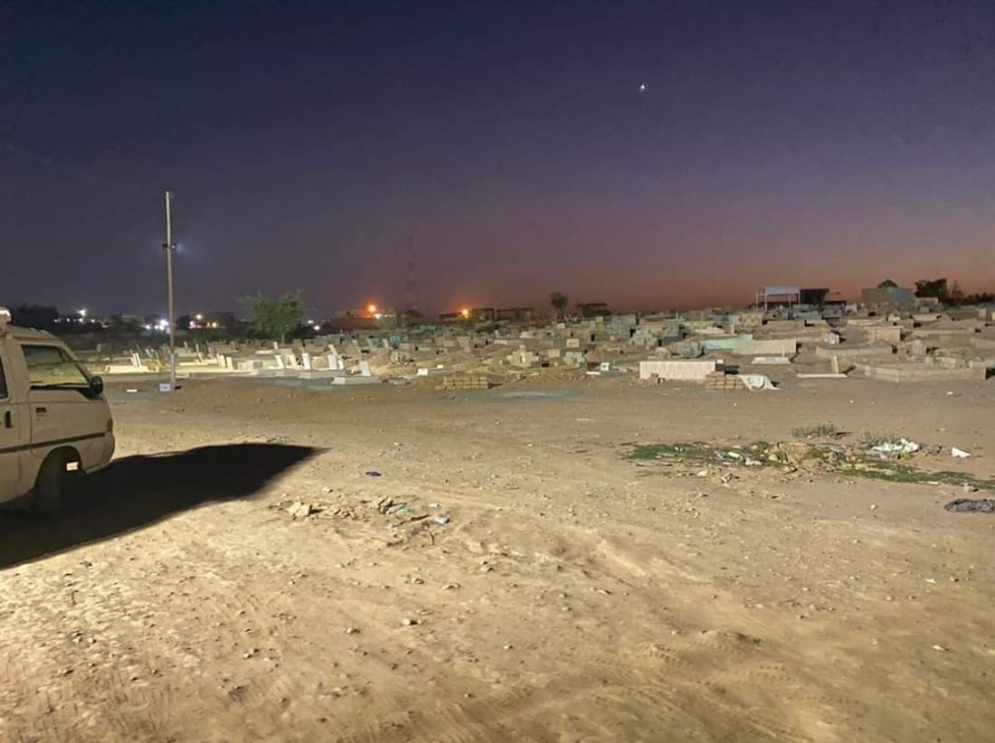 صور: شباب حمرين يغسلون شوارع السعدية وينيرون مقبرة النبي إسماعيل استعدادا للعيد