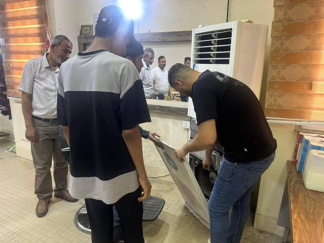 صور: 15 شاباً يتعلمون تركيب وصيانة السبالت في ورش الحكومة