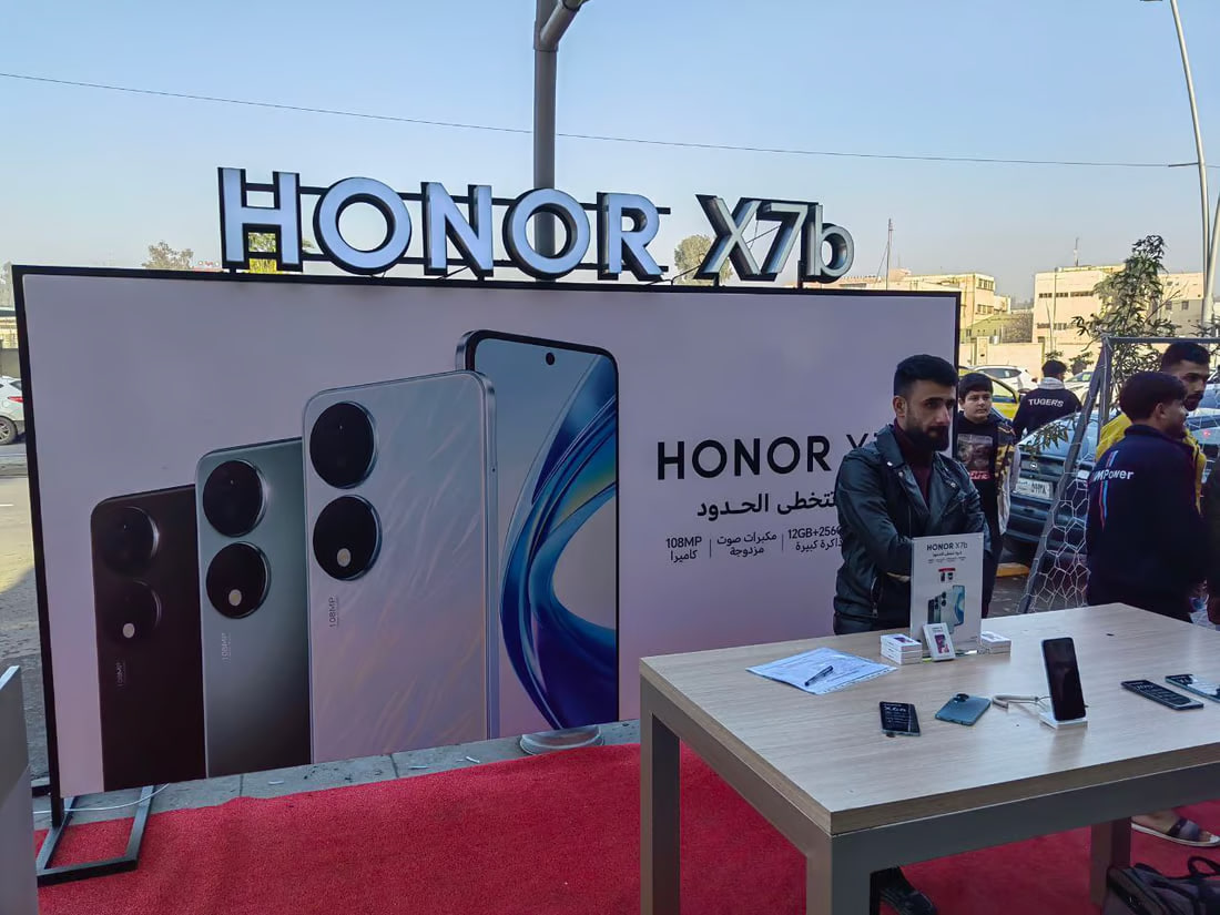 Mid-range models bestsellers in Mosul’s cell phone bazaars