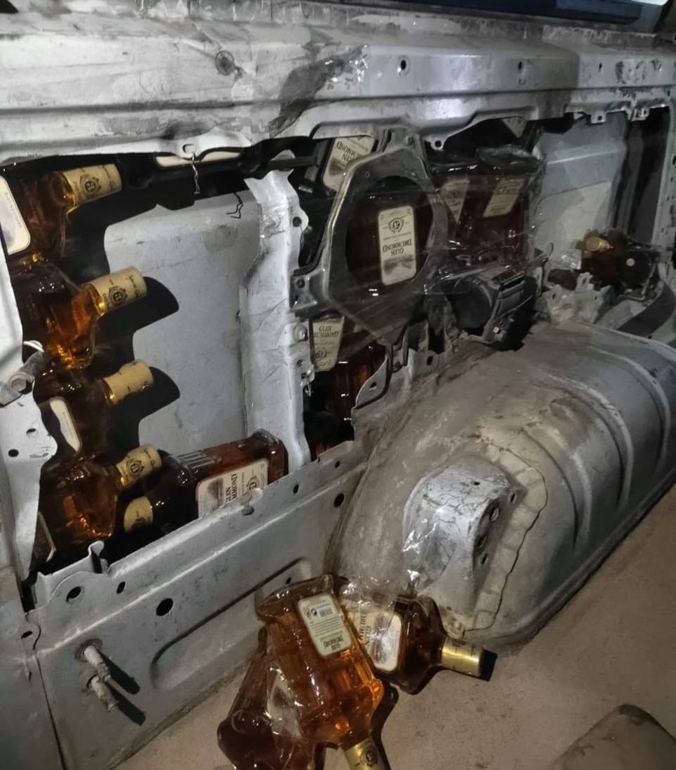 صور: ضبط أعداد كبيرة من المشروبات الكحولية المهربة في صلاح الدين