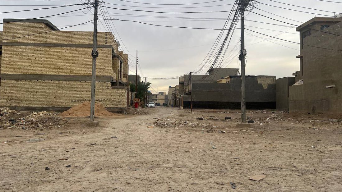 أمانة بغداد لسكان حي الأمانة في الزعفرانية: التبليط قادم.. انتظروا (صور)