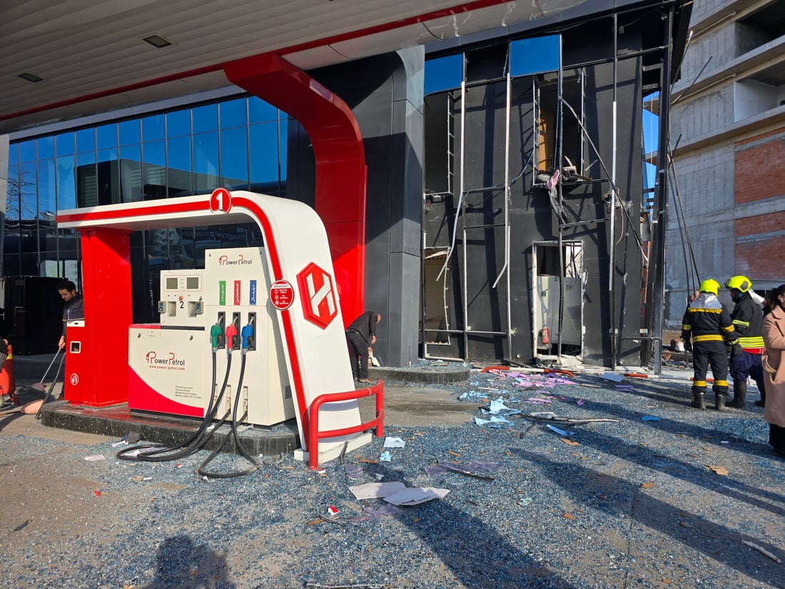 صور: إصابة 4 أشخاص بانفجار داخل محطة وقود وسط السليمانية