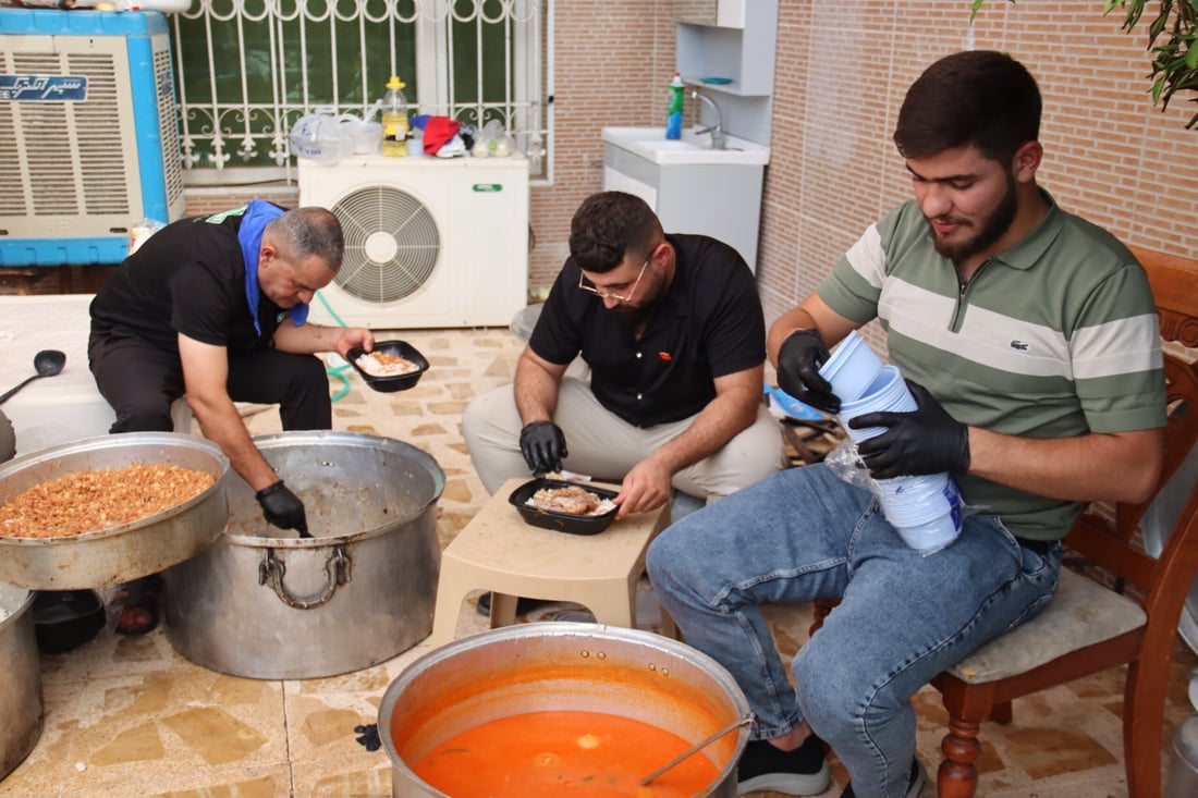 عاشوراء أربيل.. مقر الحكيم يختم المراسم بوليمة كبيرة للجميع