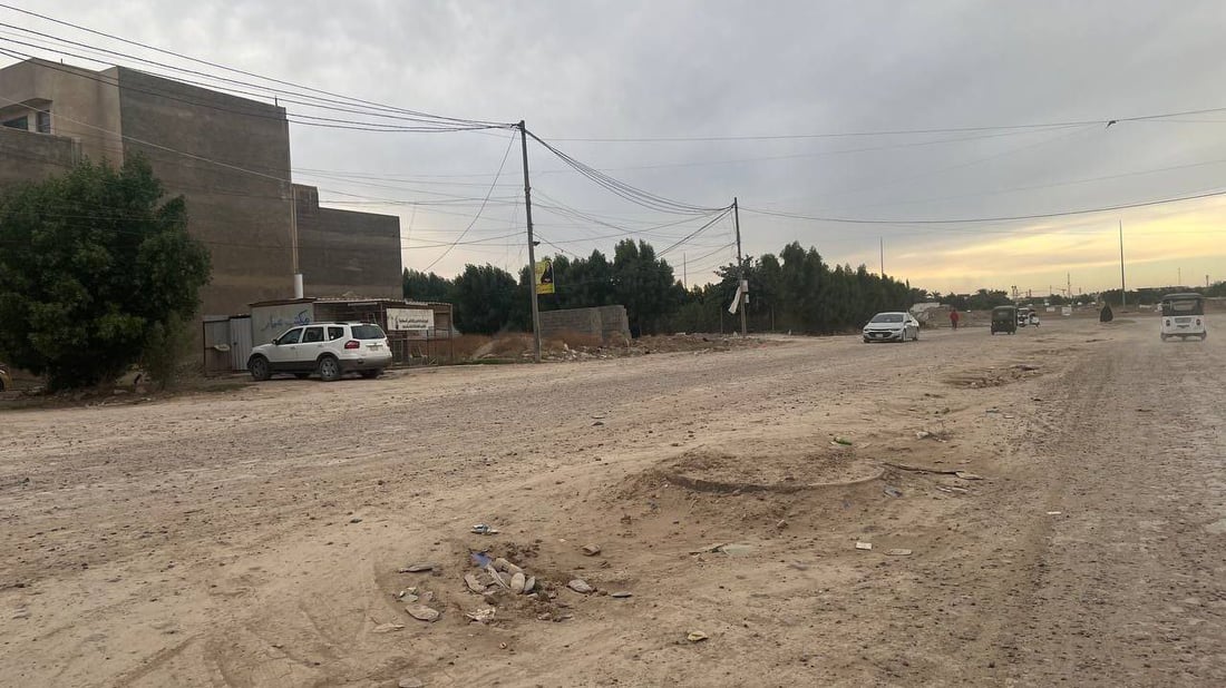 أمانة بغداد لسكان حي الأمانة في الزعفرانية: التبليط قادم.. انتظروا (صور)