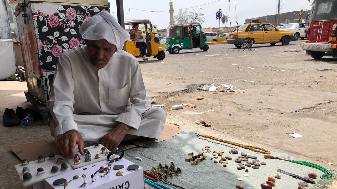 صور من سوق العشار: عادت عربات الـ”نومي بصرة” وانتهت “صفنة” رمضان والعيد