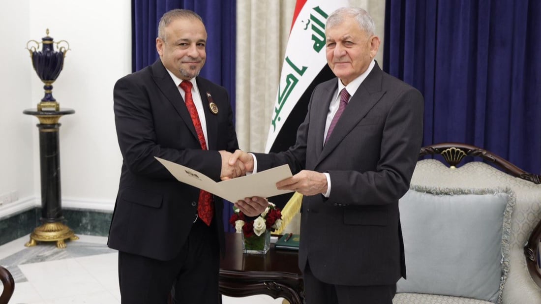 رئيس الجمهورية يسلم بدر الفحل مرسوم تعيينه محافظاً لصلاح الدين