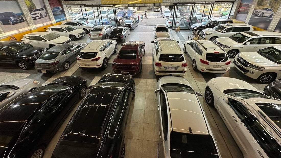 ذوق الموصل في السيارات يتغير بعد الحرب نحو الأمريكي والأسود.. وللنساء حصتهن (صور)