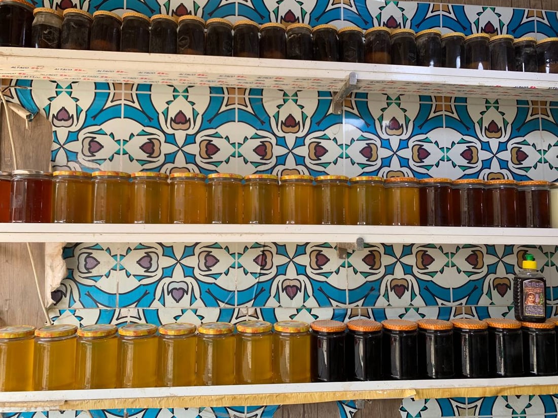 ابو غريب: احتكار العسل يحلق بأسعاره عاليا في سوق العشابة