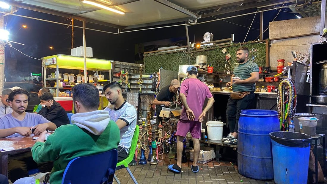 تنام بغداد وهي لا تنام.. الكسرة تجبر “فالح أبو العمبة” على السهر حتى الصباح (صور)