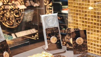 زێڕ و زیو هاڕەیان کرد؛ هەر مسقاڵێک زیاتر لە 110 هەزاری لێبووەوە