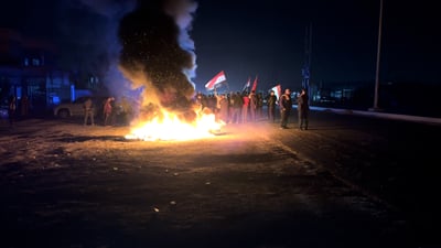 فيديو: الرغيلية تغلق الطريق بين الديوانية والنجف وتوجه رسالة إلى السوداني