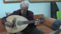 فيديو: موسيقار تكريت قارب الثمانين.. الخط والرسم نهاراً...