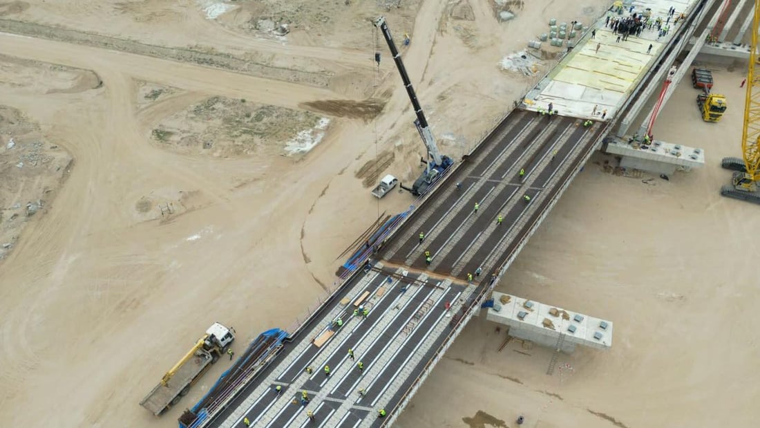 صور من الطريق الرابط بين ميناء الفاو ومشروع التنمية.. نسبة الإنجاز بلغت 73%