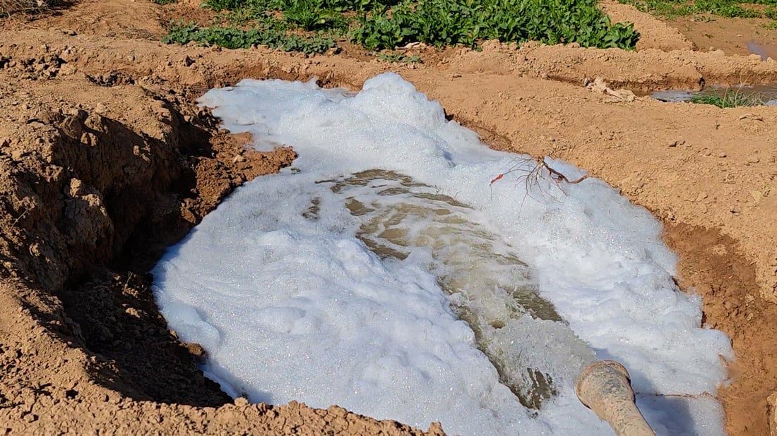 أوصلوا لنا الماء والمجاري فمنطقتنا كبرت.. صور من حي الفرسان البغدادي في النهروان