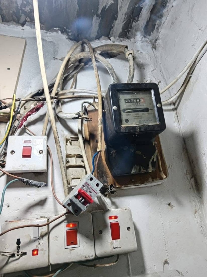 لە دارەسووتاوەکەی سلێمانی کارەبای چەند دوکانێک بڕدرا